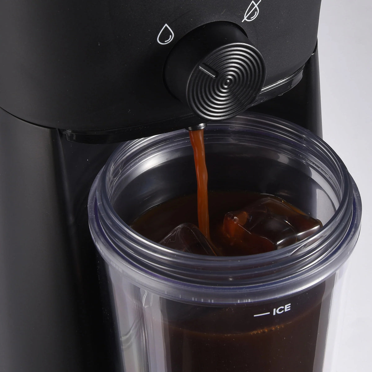 Iced Coffee Maker with 20 fl oz Tumbler and Filter, Black M45783