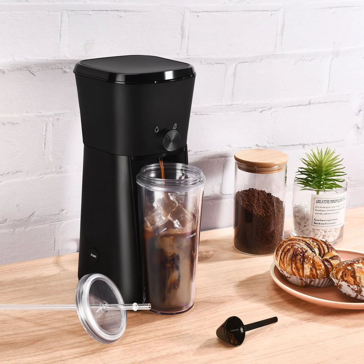 Iced Coffee Maker with 20 fl oz Tumbler and Filter, Black M45783