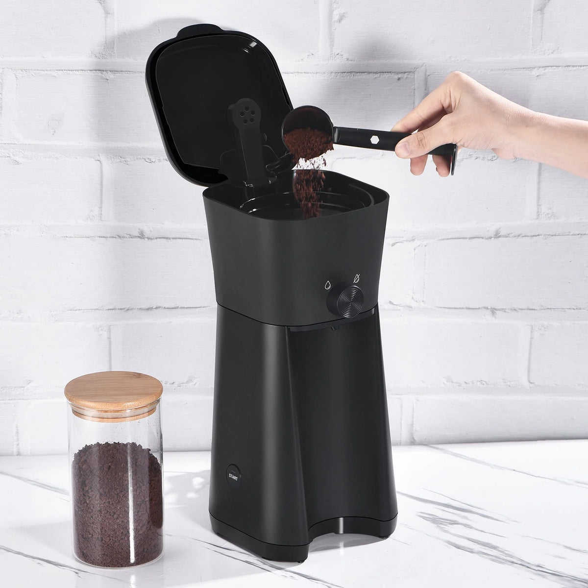 Iced Coffee Maker with 20 fl oz Tumbler and Filter, Black M45783